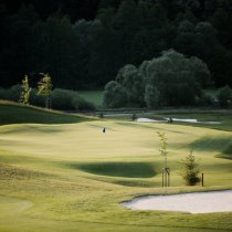 Jógový víkend s Petrou Plutnarovou v Panorama Golf Resort Kácov