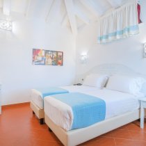 Jógové prázdniny s Markétou Svobodovou na Sardinii